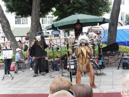 Концерт индейской музыки на Славянском базаре