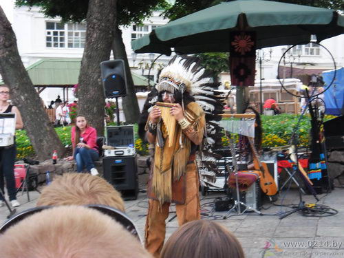 Концерт индейской музыки на Славянском базаре