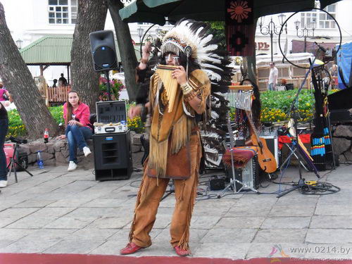 Концерт индейской музыки на Славянском базаре