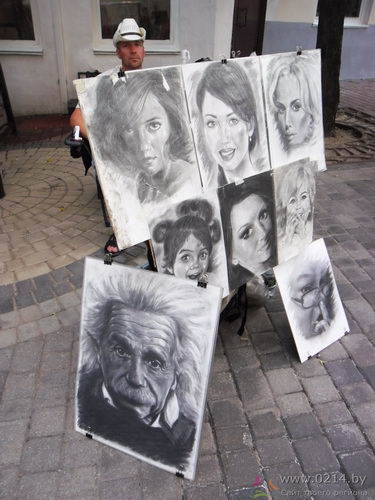 Художник на Славянском Базаре