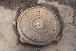 В Фариново и Ветрино воруют крышки от канализационных люков