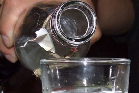 Украл выпить и закусить