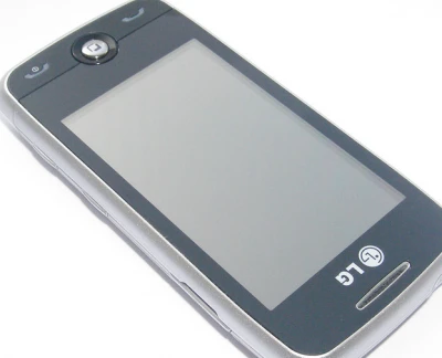 Школьник украл телефон прямо с витрины