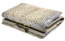 Украл кошелек у работника магазина