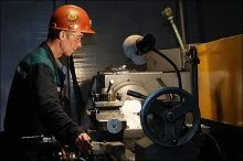 На заводе «Полимир» ОАО «Нафтан» начальник цеха нелегально продавал запчасти для МАЗов