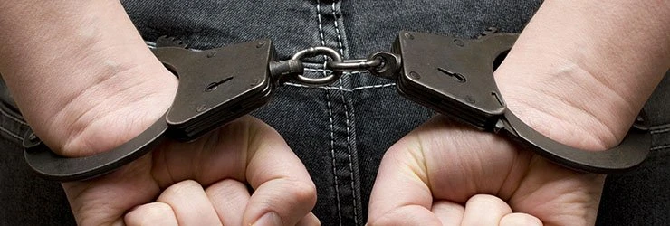 Новополочанин задушил свою супругу и напал на дочь