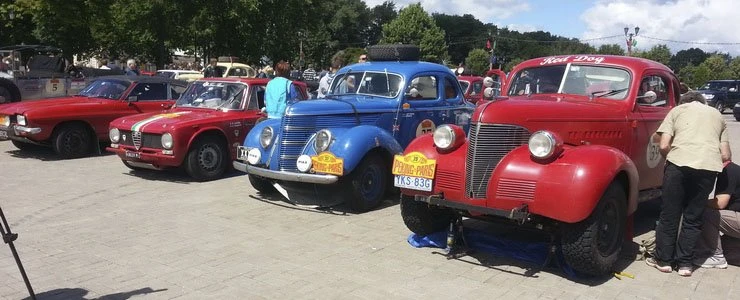 Участники ралли Пекин-Париж сделали остановку в Полоцке