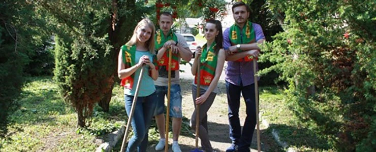 Полоцкий РК ОО «БРСМ» провел акцию по благоустройству территории Верхнего замка