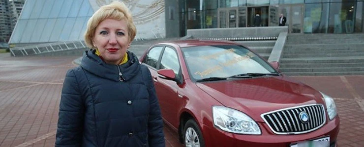 «Учителю года-2017» вручили большого Хрустального журавля и ключи от Geely