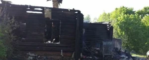 В Полоцком районе мужчина из-за ревности сжег дом