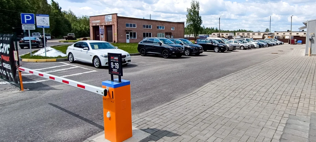 Автосалон Autohouse в районе МРЭО