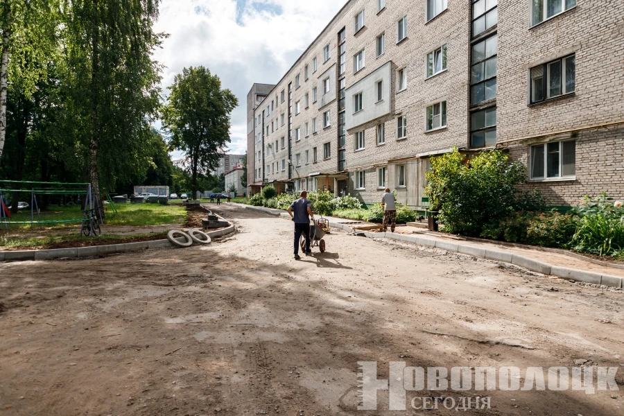 Город меняется на глазах: как в Новополоцке ремонтируют дворы и улицы на 10 миллионов рублей