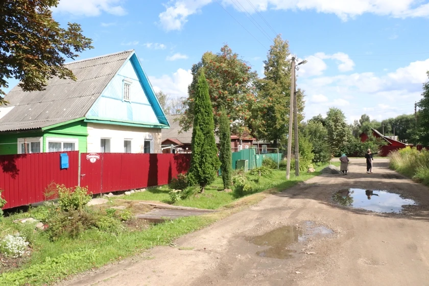 Почему дороги не ремонтируют сразу? Полоцкий райисполком объяснил порядок работ