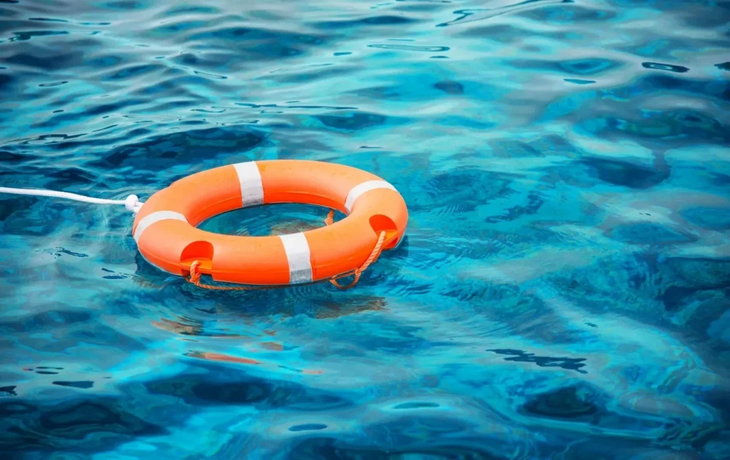 Работники ОСВОДа в Новополоцке спасли мужчину после разрыва лодки на середине реки