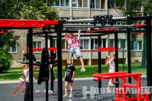 В Новополоцке открылись современные многофункциональные спортивные площадки