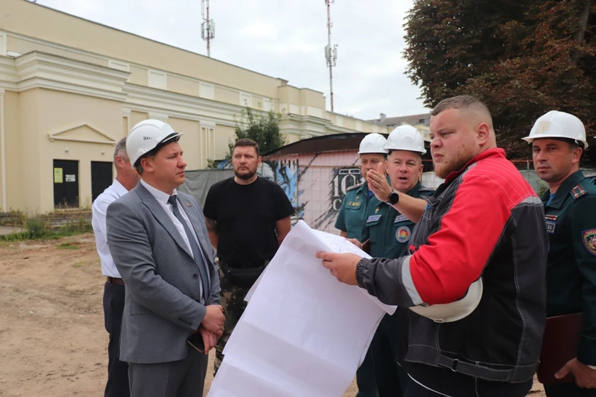 Совещание на объекте реконструкции ПАСЧ №1: названы причины срыва сроков