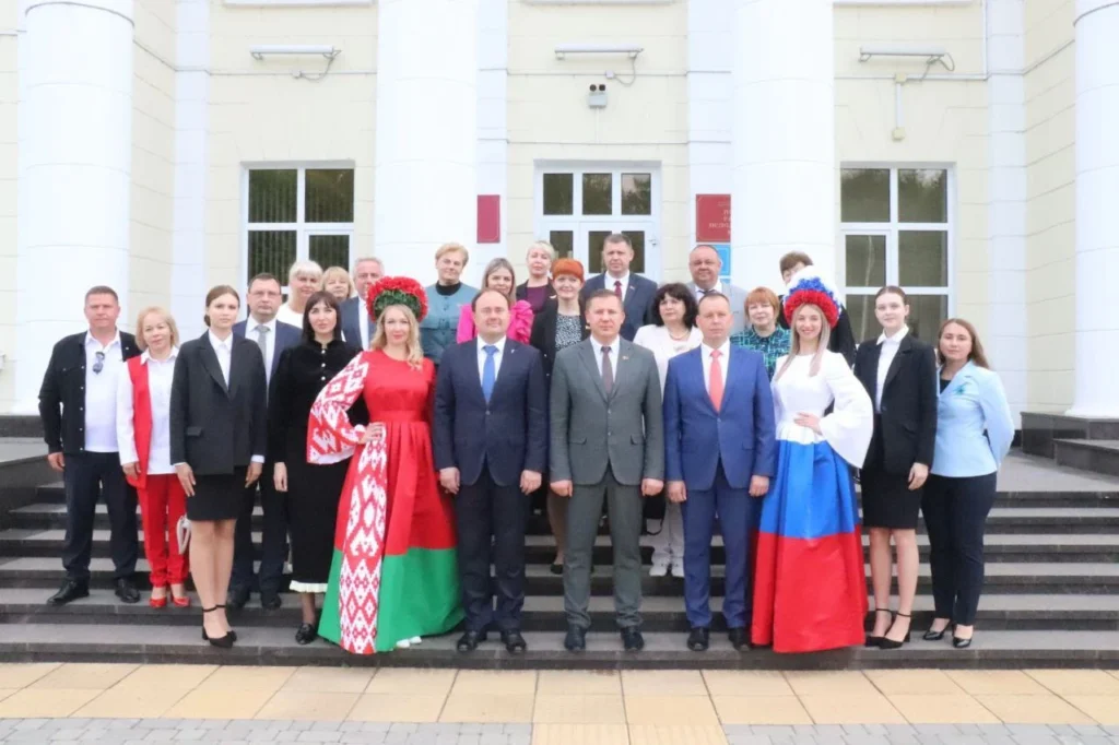 Полоцкий район подписал соглашения о сотрудничестве с Ярославлем и Малоярославцем