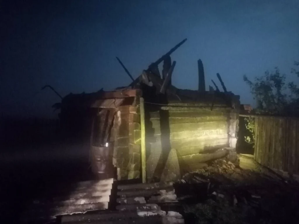 В Полоцком районе ночью сгорела хозпостройка в деревне Лесово