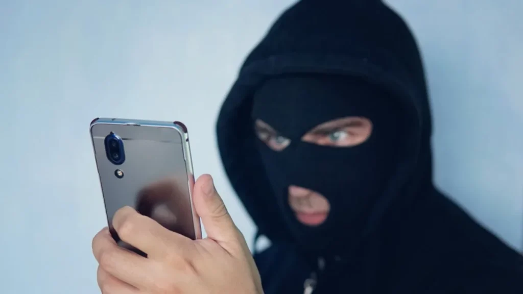 Звонок из «банка» мог стоить новополочанину 15 тысяч рублей