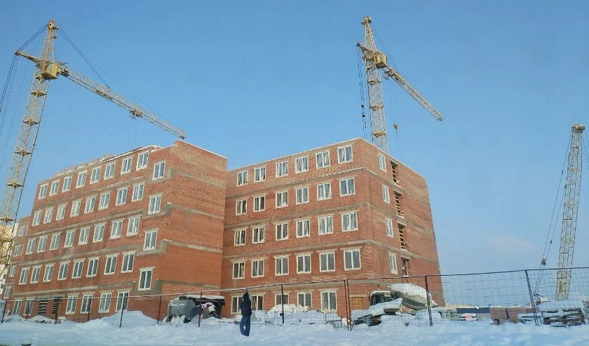 Как продвигается строительство поликлиники в микрорайоне Аэропорт?