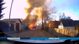 В Полоцке сотрудники охраны спасли женщину из горящего дома