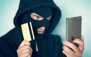 Житель Полоцка перевел мошенникам крупную сумму после звонков от «налоговой» и «банка»