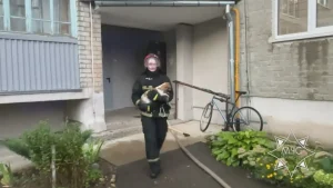 Пожар в многоэтажке Новополоцка: спасен мужчина, эвакуирована пожилая женщина