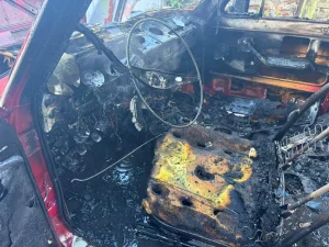 В Полоцке на улице Никитина загорелся автомобиль